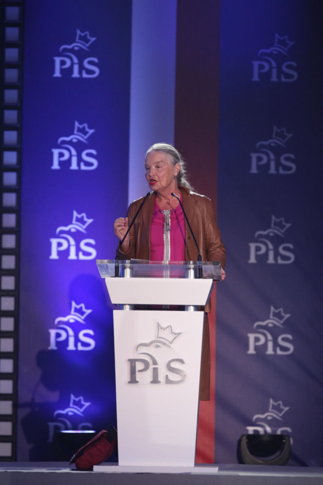 Tak wygląda grób prof. Jadwigi Staniszkis dwa lata po śmierci