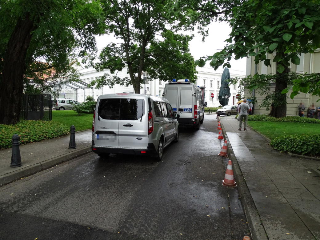 Saperzy na Uniwerku. Duża akcja służb 