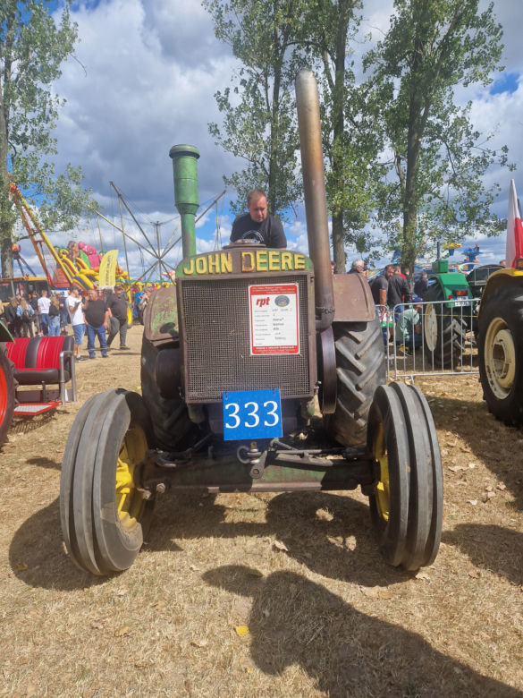 XXIII Międzynarodowy Festiwal Starych Ciągników i Maszyn Rolniczych im. Jerzego Samelczaka. Zdjęcia z parady i terenu festiwalu