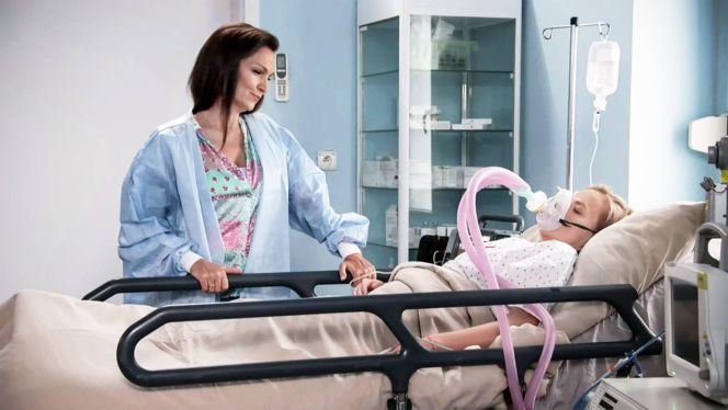 Pierwsza miłość odc. 4123. Izabela (Olga Bończyk), Marysia (Aneta Zając)