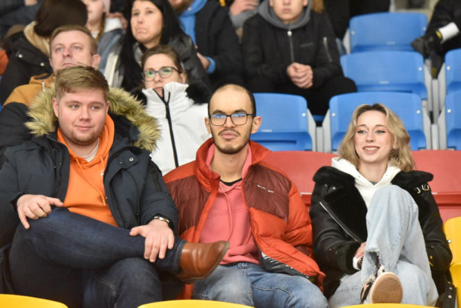 KH Energa Toruń - Unia Oświęcim 2:1! Zdjęcia kibiców i zawodników obu drużyn