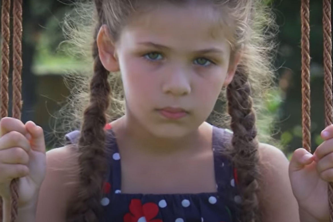 W rolę Elif wcieliła się aktorka Isabella Damla Güvenilir