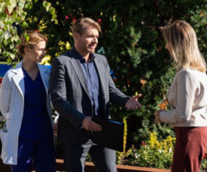 Na dobre i na złe odc. 975. Anita (Katarzyna Ankudowicz), Maks Beger (Tomasz Ciachorowski), Gloria (Aleksandra Grabowska)