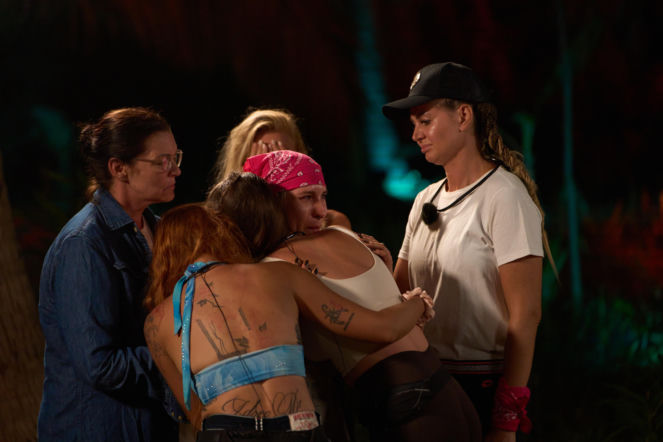 To one odpadły z Królowej Przetrwania. Wpłynął na to... brak znajomości hymnu