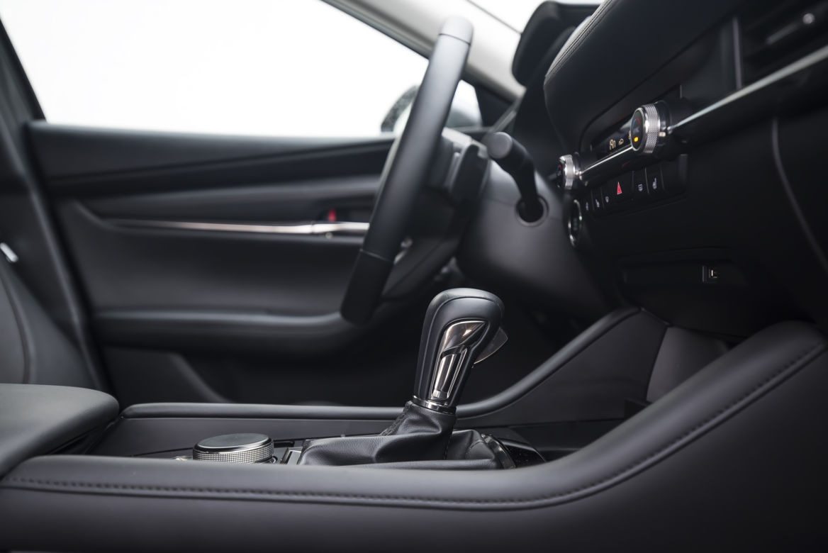 Mazda 3 Sedan Skyactive-G 2.0 122 KM AT6 Hikari