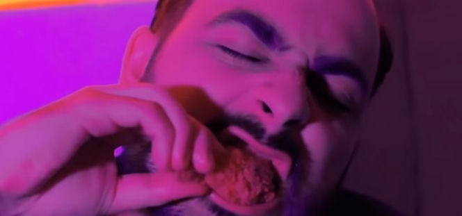 Parodia piosenki z Ciemniejszej strony Greya. Ta przeróbka was powali! 