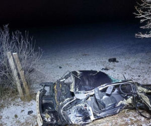 Drogowy horror niedaleko Olsztyna: Zginął 29-latek. Auto totalnie zmiażdżone [ZDJĘCIA]