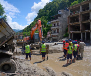 Horror w Nepalu. Odnaleziono zwłoki 270 osób. 1300 zaginionych!