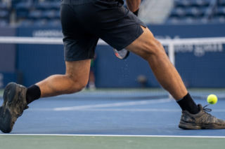Turniej ATP w Szanghaju. Kamil Majchrzak zagrał trzysetowy horror w pierwszej rundzie