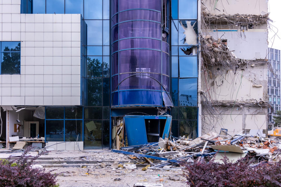 Trwa rozbiórka Curtis Plaza - zdjęcia. To objaw szerszego zjawiska. Warto wiedzieć, jakiego