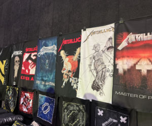 Gadżety w oficjalnym sklepie Metalliki w Katowicach