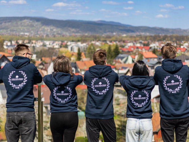 Studiuj po angielsku w WSB-NLU i rozwijaj karierę bez granic