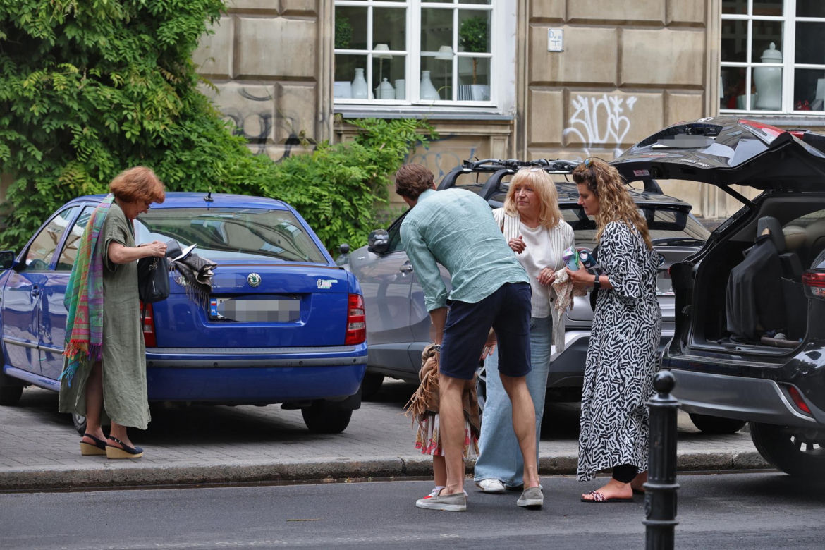 Zborowska i Wrona pokazali Jaśminę babciom