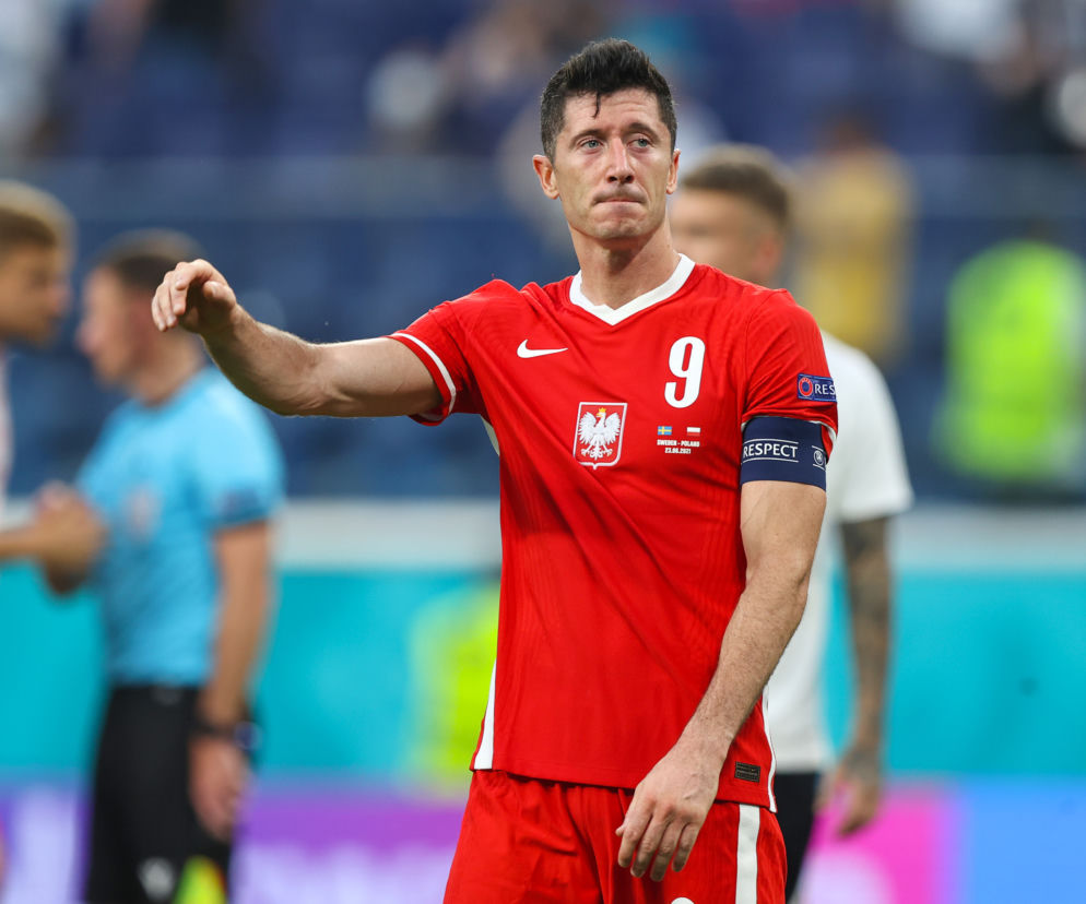 Internauci bezlitośnie porównali Lewandowskiego i resztę Polaków