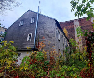 Szukał toalety, znalazł ciało. Zwłoki bez oka na Pradze
