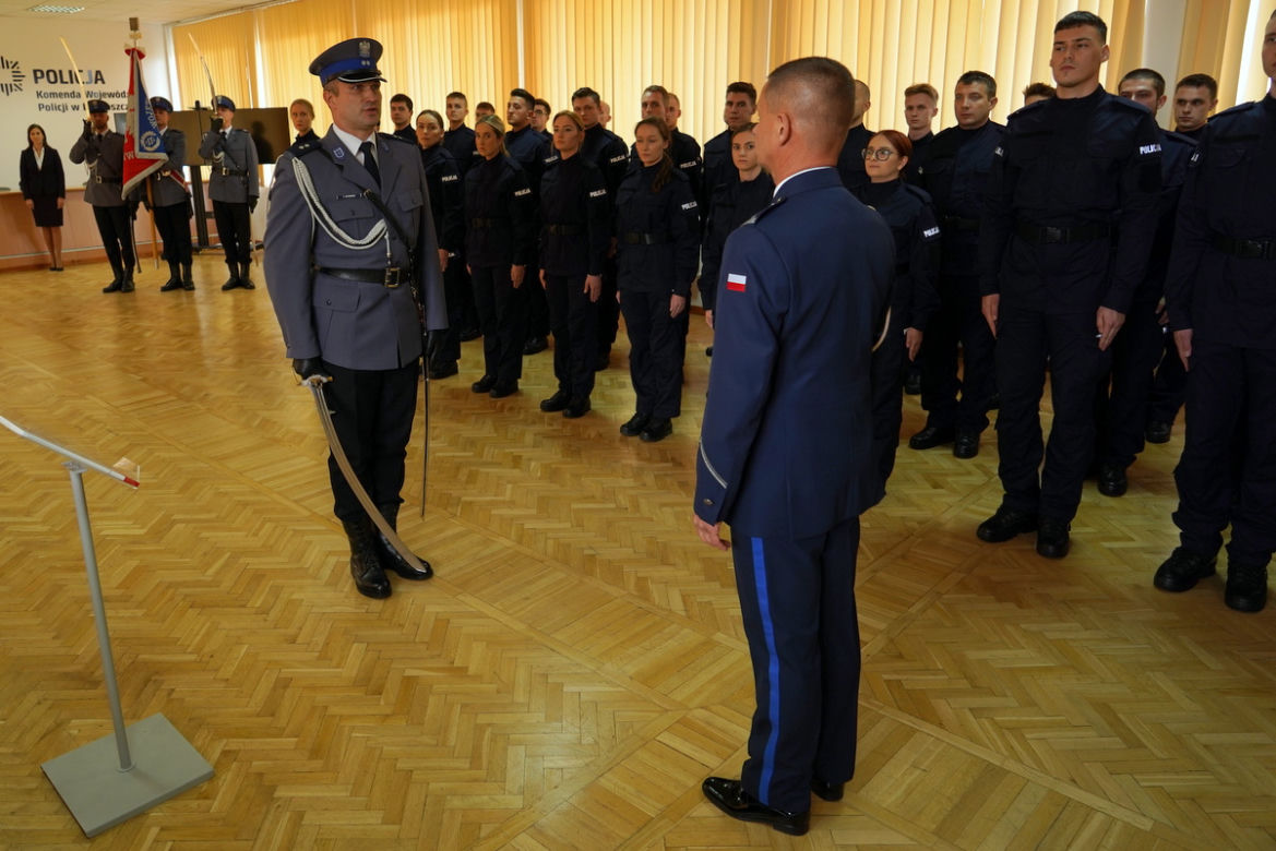 Nowi policjanci w Bydgoszczy i regionie! Ślubowanie złożyło 47 funkcjonariuszy [ZDJĘCIA]