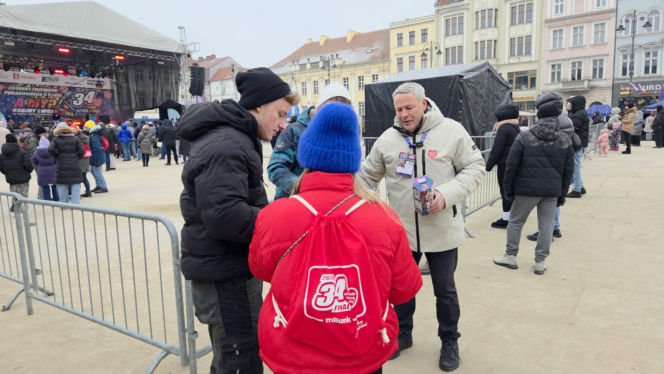 34. Finał WOŚP w Bydgoszczy przyciągnął tłumy! Blisko 700 wolontariuszy na ulicach