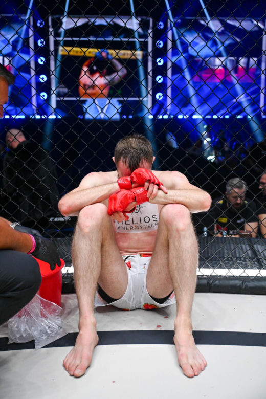 XTB KSW 121. Potężny cios w krocze, trybuny zamarły!