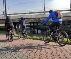 Lubelscy rowerzyści wyruszyli. Pokonają 103 kilometry w 103. rocznicę odzyskania niepodległości [GALERIA]