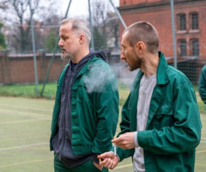 Pierwsza miłość, odcinek 4170: Bartek na celowniku inicjatora buntu! Grozi mu niebezpieczeństwo?