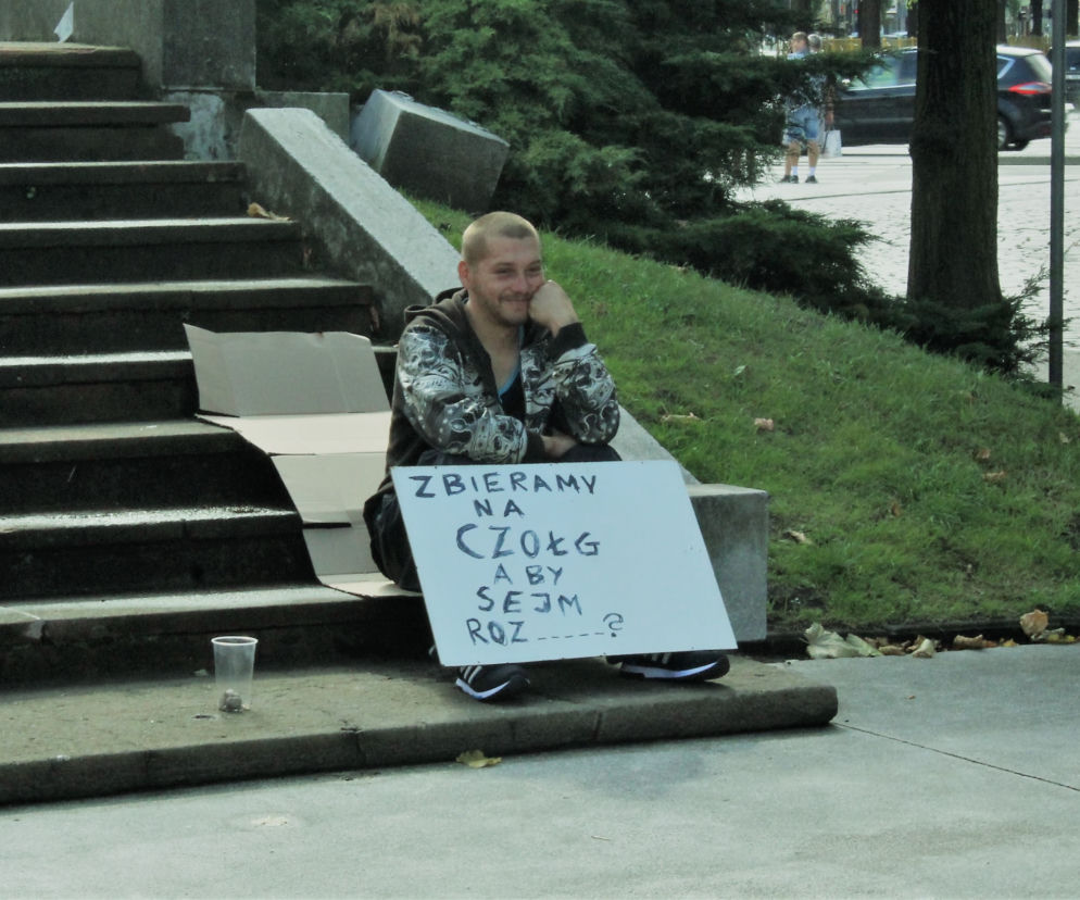 Zbiera na... czołg