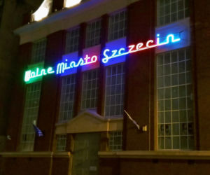 Napis na budynku Trafostacji Sztuki zbulwersował radnego Mateckiego