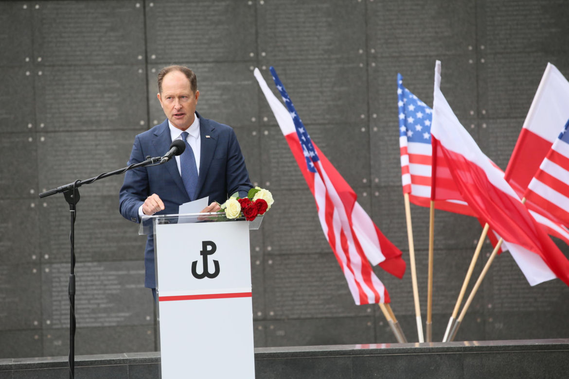 Amerykański generał z powstańcami warszawskimi. Nowy projekt Muzeum Powstania i ambasady USA