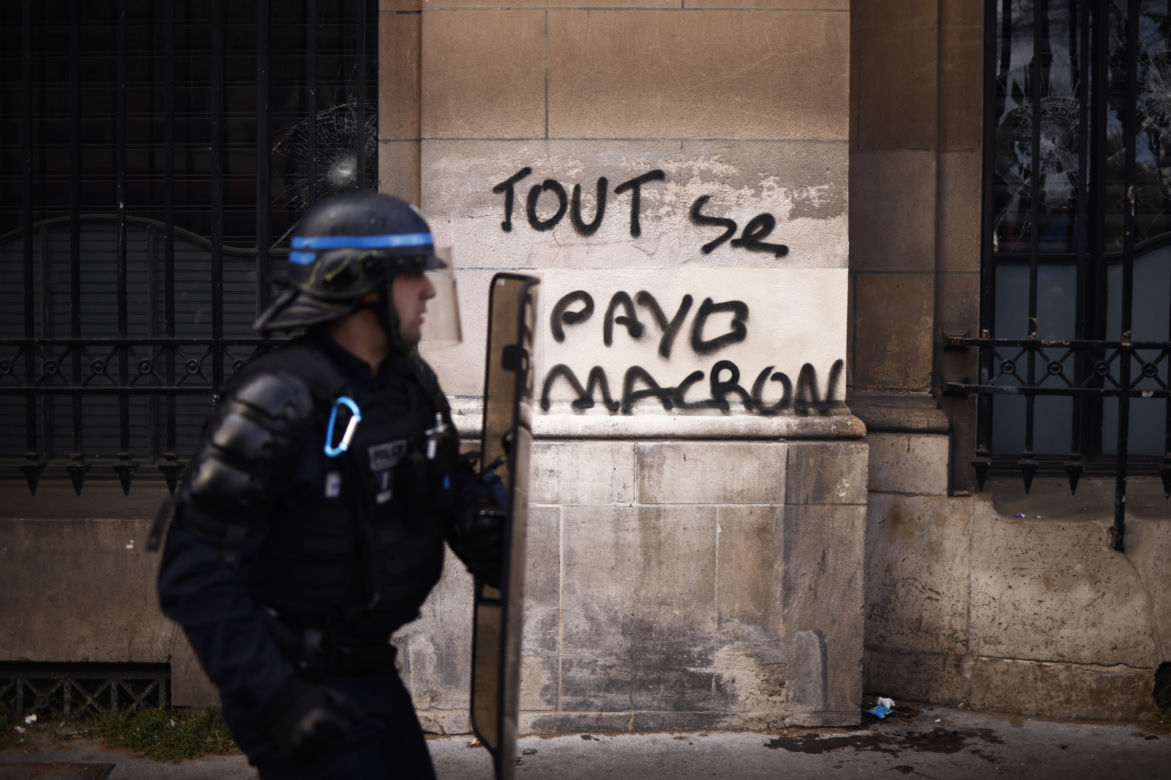 Protesty we Francji. Kilkunastu policjantów rannych