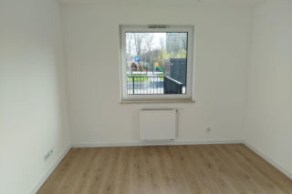 Pierwsi lokatorzy otrzymali klucze do mieszkań komunalnych w bloku przy ul Piastowskiej 