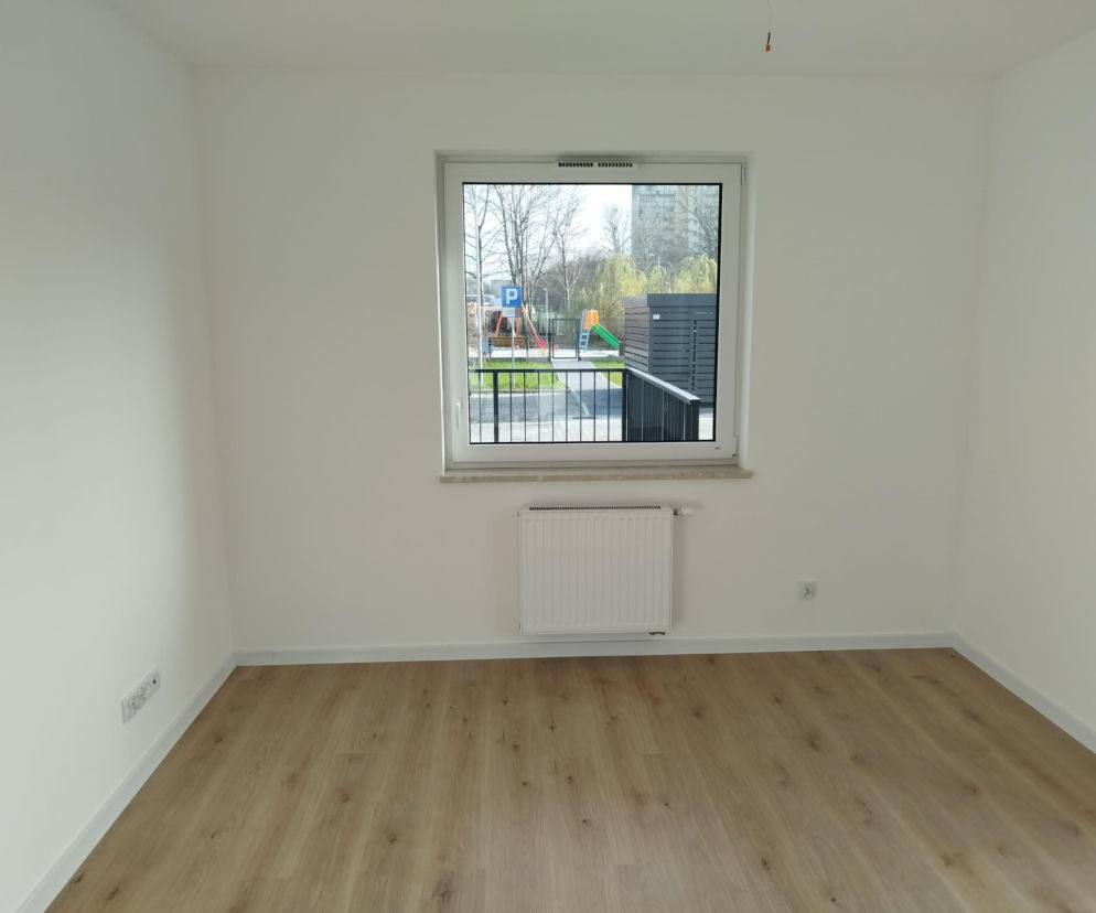 Pierwsi lokatorzy otrzymali klucze do mieszkań komunalnych w bloku przy ul Piastowskiej 