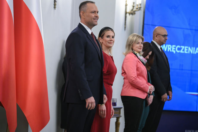 Prezydent w Dzień Kobiet wręczył odznaczenia zasłużonym kobietom