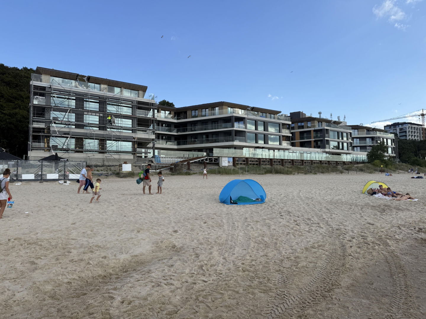 Apartamentowiec na plaży w Międzyzdrojach