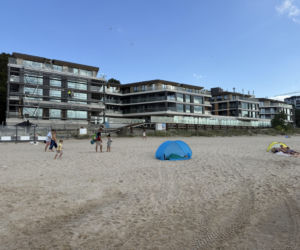 Apartamentowiec na plaży w Międzyzdrojach