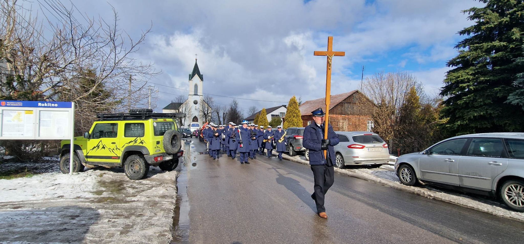 Pogrzeb sierżanta Kamila Zasady. Tragicznie zmarłego policjanta żegnały tłumy