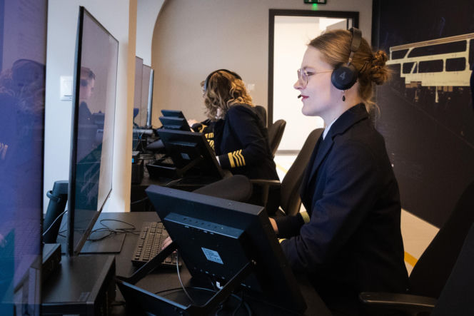 Wieżę lotniczą z Pyrzowic "przeniesiono" do Katowic. Kosztowało to 5 mln zł. Cel? Edukacja