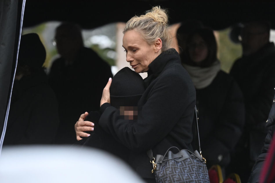 Zapłakana Sonia Bohosiewicz na pogrzebie teścia. Smutek, że aż serce się kroi 