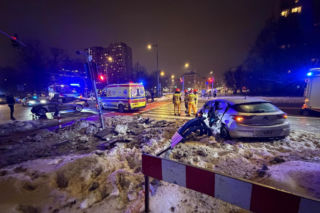 Stłuczka z nieoznakowanym radiowozem w Warszawie. Potężna utrudnienia