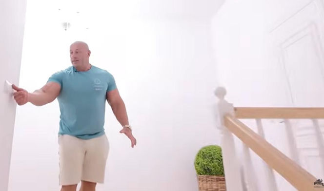 Robert Burneika sprzedał willę