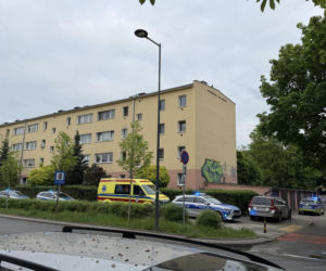 Zabarykadował się w łazience z nożem. Na warszawskiej Woli znaleziono ciało 67-letniej Ewy