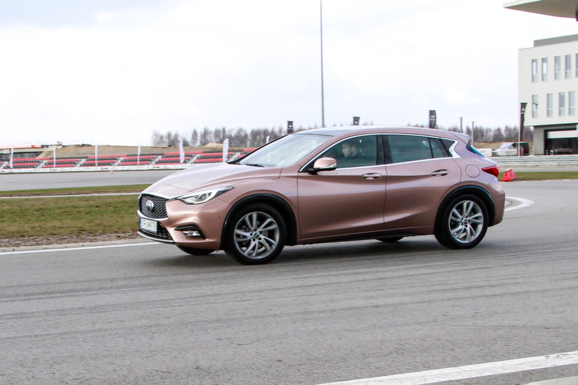 Infiniti Q30 na Torze Jastrząb 