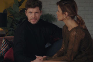 M jak miłość, odcinek 1932: Marcin oszuka Kamę w sprawie szefowej. Sprawdzi Elżbietę, która będzie dla niej zagrożeniem - ZDJĘCIA