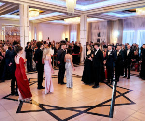 Uczniowie siedleckiej Samochodówki zatańczyli poloneza na Studniówce