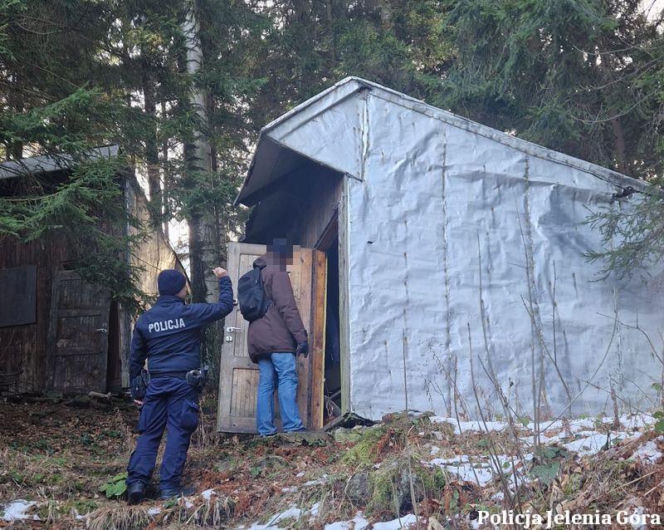 Zima bez litości. 10 osób nie żyje, wystarczy jeden telefon