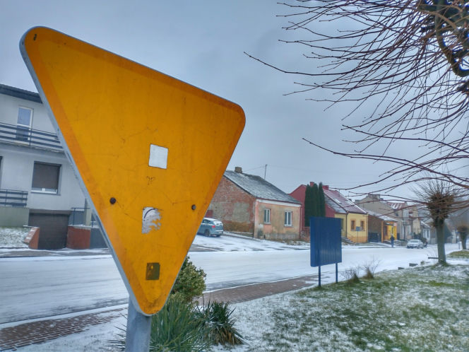 To miasto w województwie łódzkim ma jeden z najpiękniejszych rynków. Zachwyca też zabytkowym ratuszem