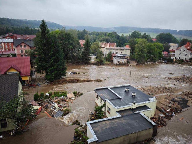 Pękła tama, fala zalała miasto. Dwa lata od koszmaru na Dolnym Śląsku. "Dzieci płakały"