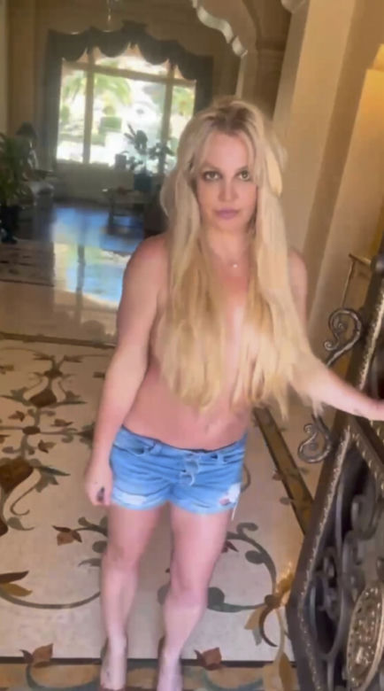  Księżniczka popu mogła być królową Anglii. Britney Spears romansowała z nastoletnim księciem!