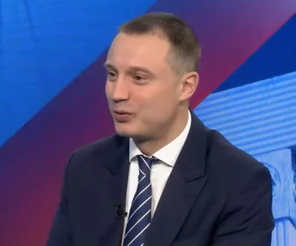 „Tusk kupczy bezpieczeństwem Polski”. Poseł Konfederacji nie zostawił na nim suchej nitki!