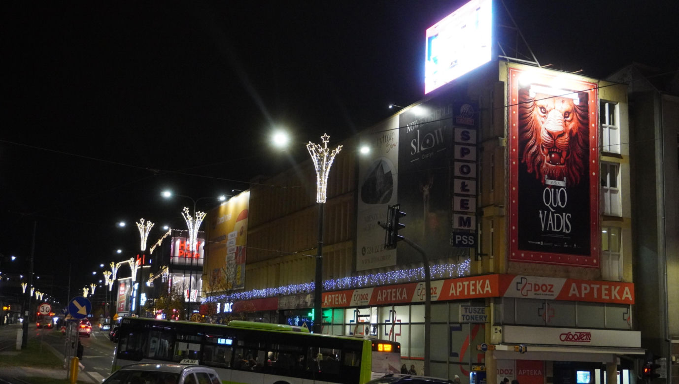 Olsztyn rozświetliły świąteczne iluminacje. Stare Miasto i centrum zachwycają!