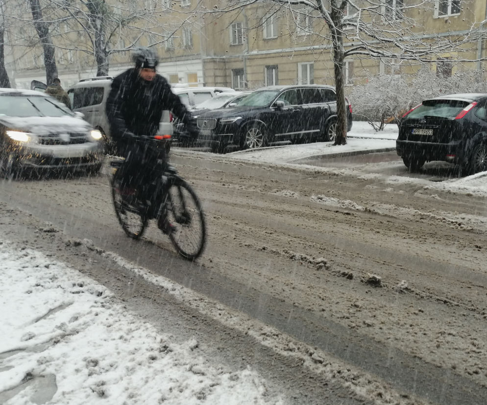 Totalna śnieżyca w Warszawie, Nadciąga pogodowy kataklizm. Miasto czeka kolejny PARALIŻ?!