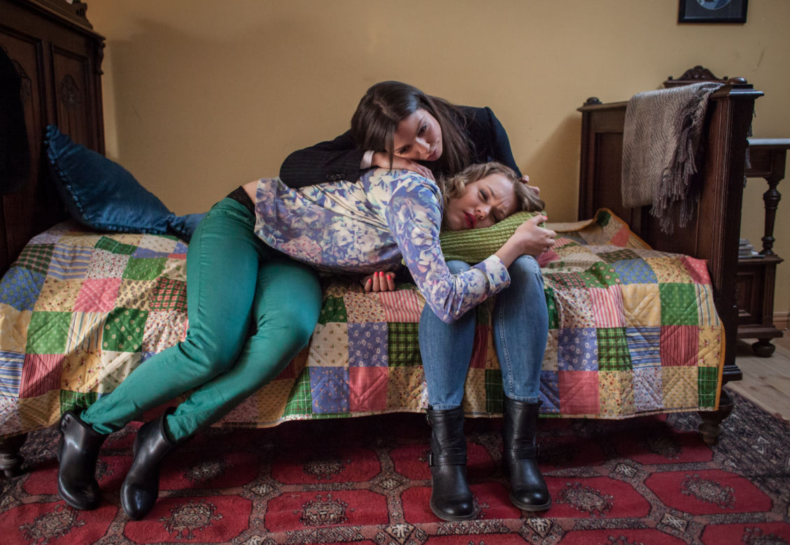 To nie koniec świata odcinek 12. Anka (Karolina Gorczyca), Ula (Magdalena Lamparska)